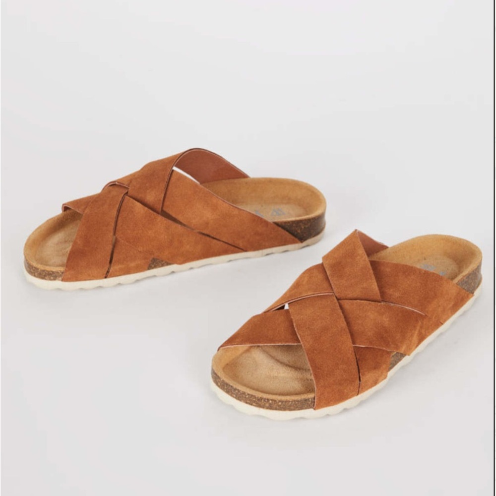 INTENTIONALLY BLANK MIGHTY SANDAL